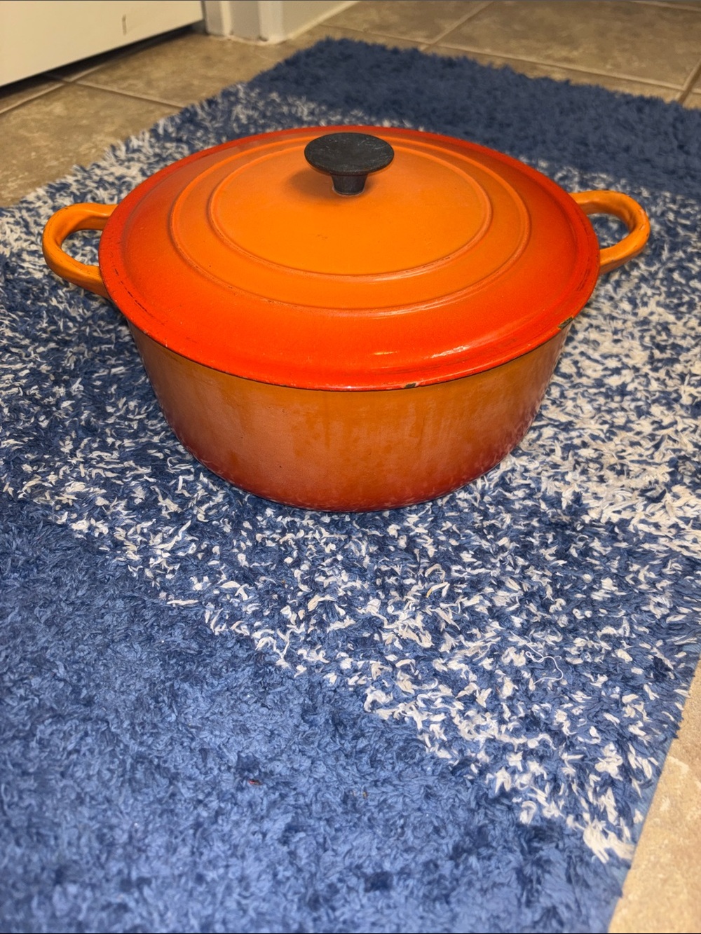 Le Creuset Orange Enamel Cast Iron Dutch Oven with Lid 4.5 qt E - Picture 5 of 9